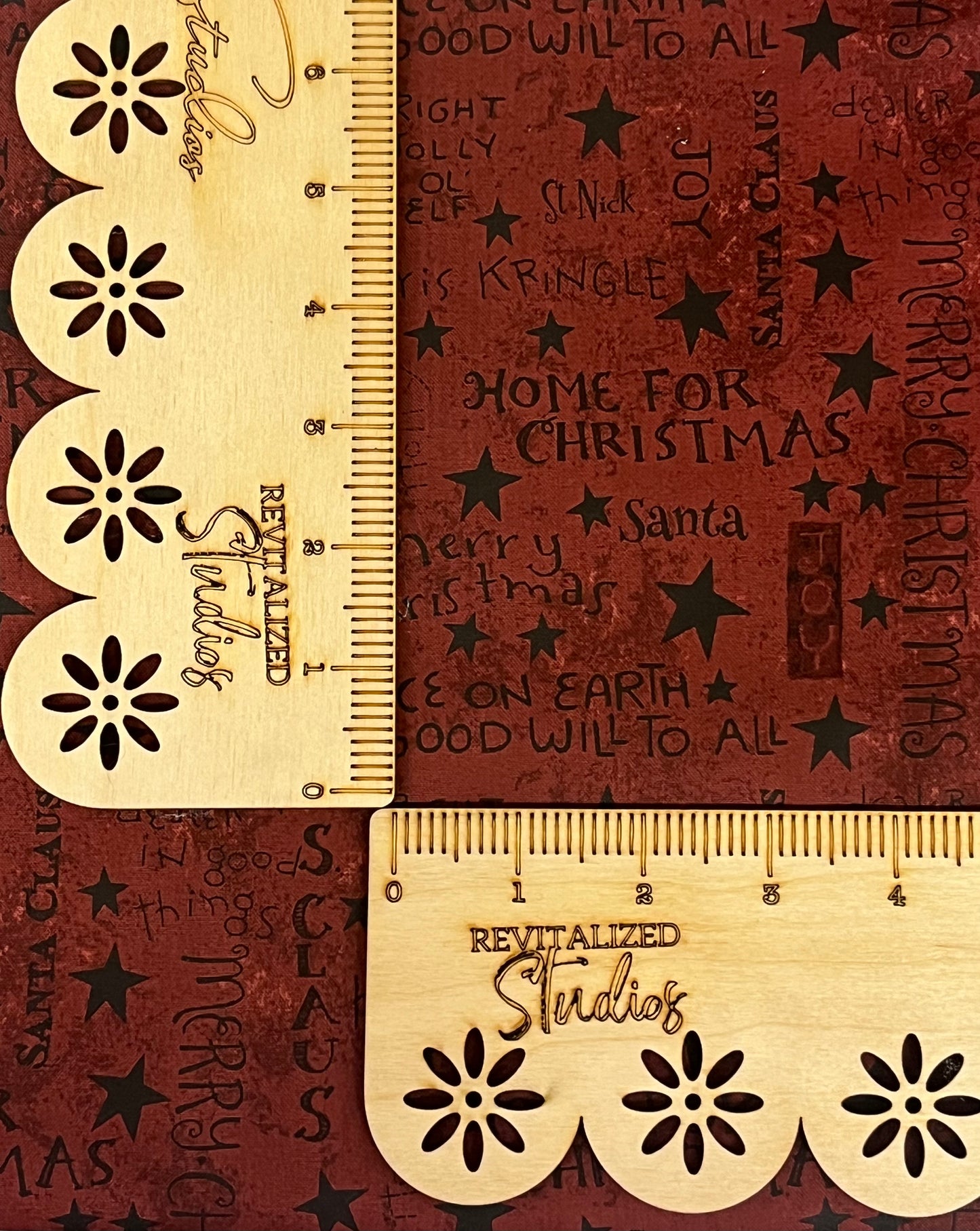Kringle Collection Fat Quarter – Red with Christmas Phrases by Teresa Kogut for Riley Blake