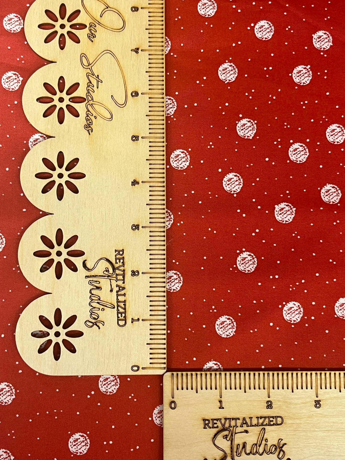 Fat Quarter Fabric Riley Blake White As Snow ! Snowballs on Red