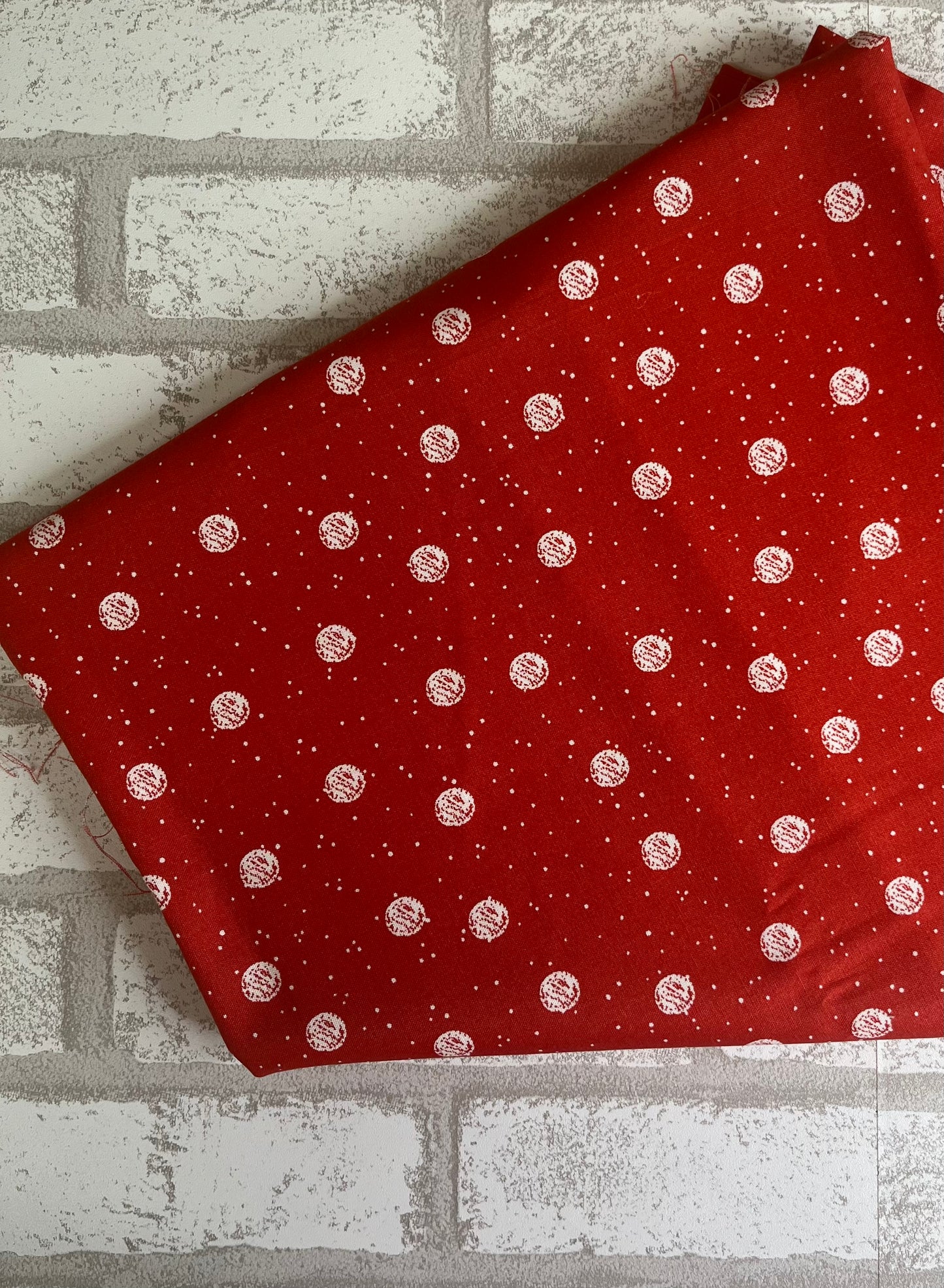 Fat Quarter Fabric Riley Blake White As Snow ! Snowballs on Red