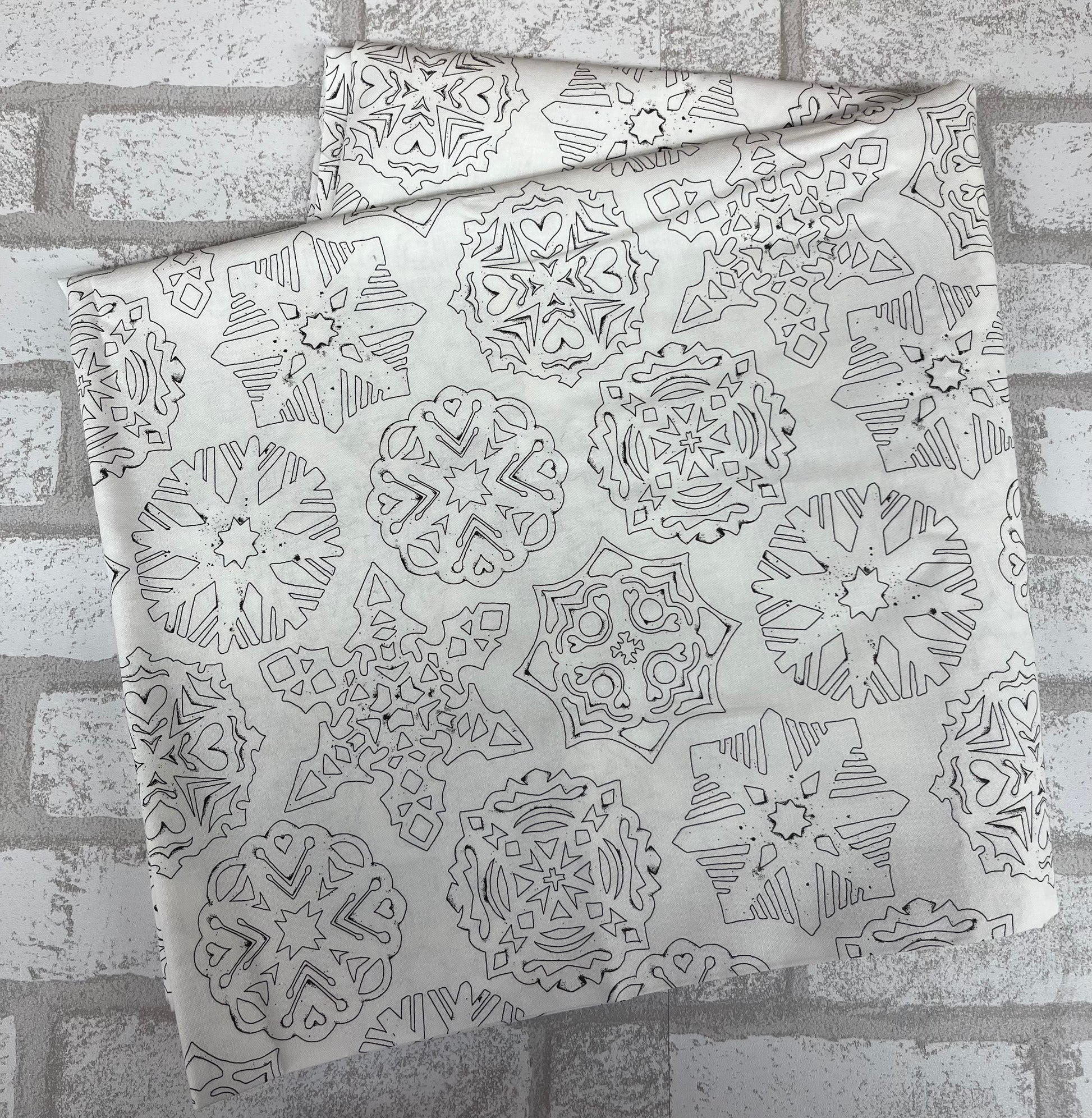 Riley Blake White as Snow fabric fat quarter, designer cotton by J. Wecker Frisch, perfect for holiday quilts and handmade projects.