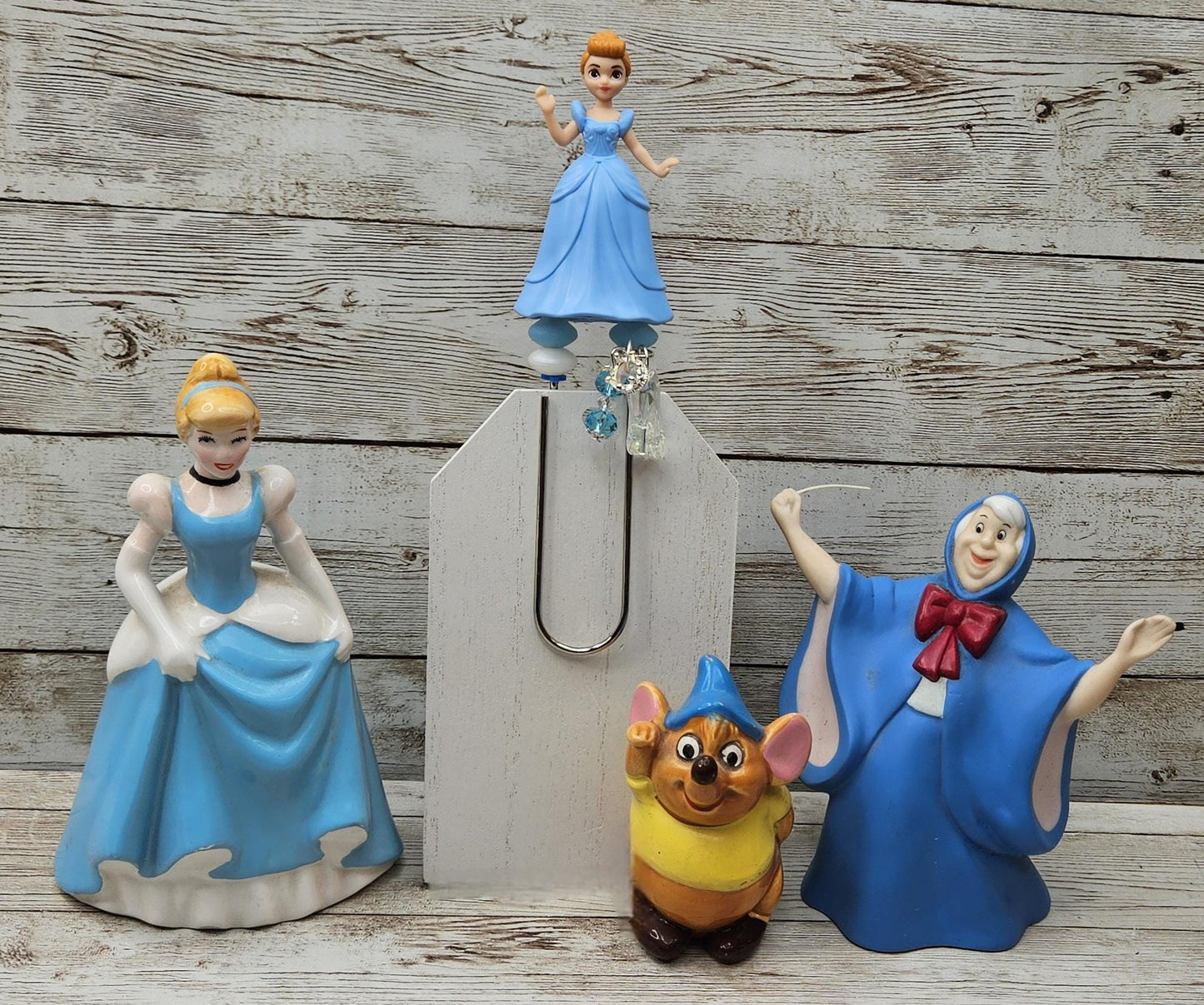 Cinderella Junk Journal Paperclip Bookmark, Oversized Figurine Beaded Clip, Fairytale Novel Diary Planner Accessory, Enchanting Gift for Boo